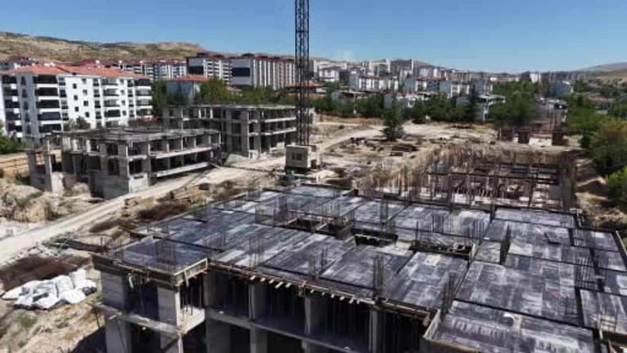 Elazığ'da kentsel dönüşüm hız kazanıyor, mahalleler modern konutlara kavuşuyor