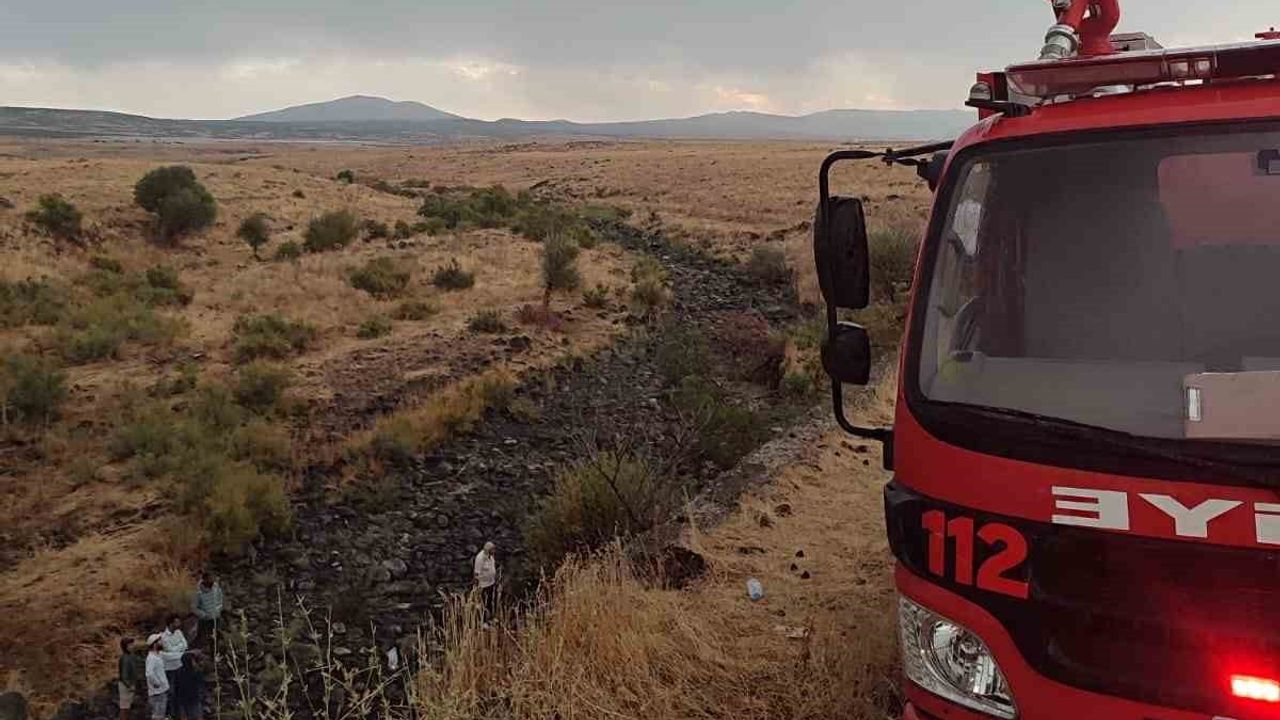 Elazığ'da şarampole yuvarlanan otomobilde 1 kişi yaralandı