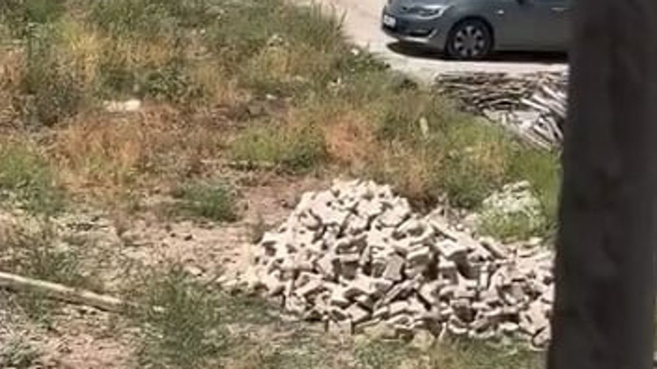 Elazığ sürsürü mahallesi'nde sokak ortasında drift anları görüntülendi