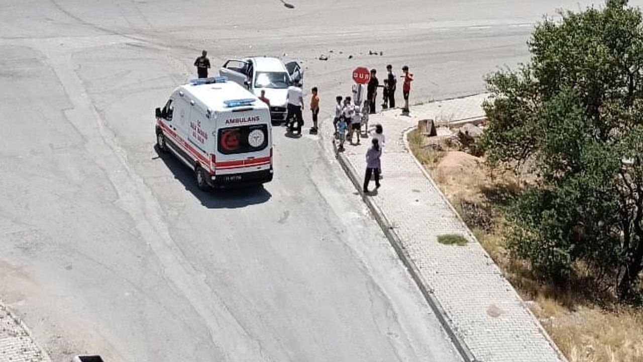 Elazığ Ulukent'te iki otomobil çarpıştı: 1 kişi yaralandı