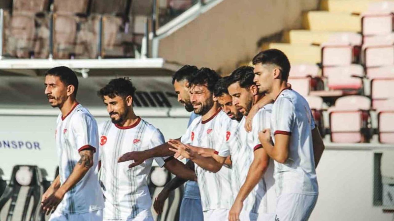Elazığspor Afyon kampında umut verdi, Bitlisspor'u 2-1 yendi