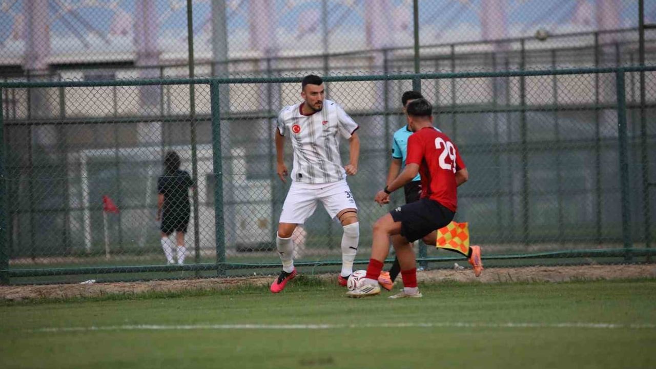 Elazığspor hazırlık maçında Balıkesirspor ile 1-1 berabere kaldı