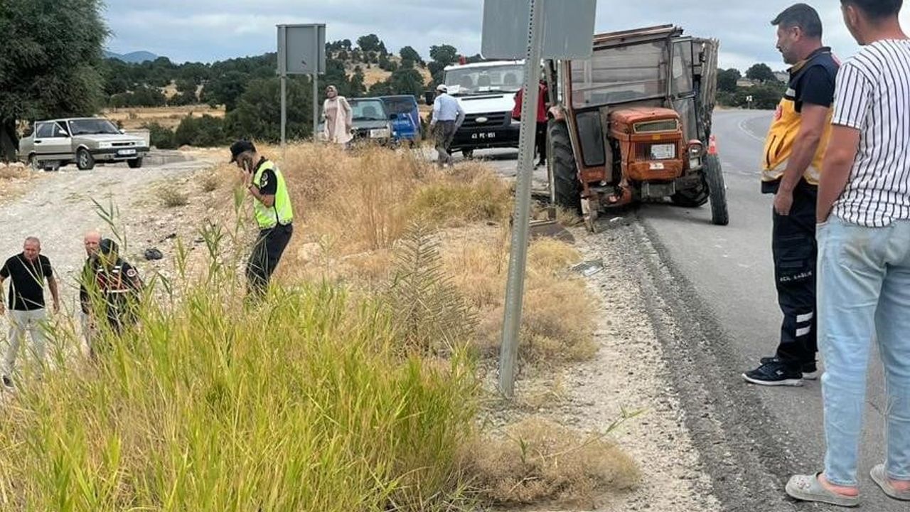 Emet-Hisarcık yolunda kaza: 12 yaşındaki çocuk da yaralandı