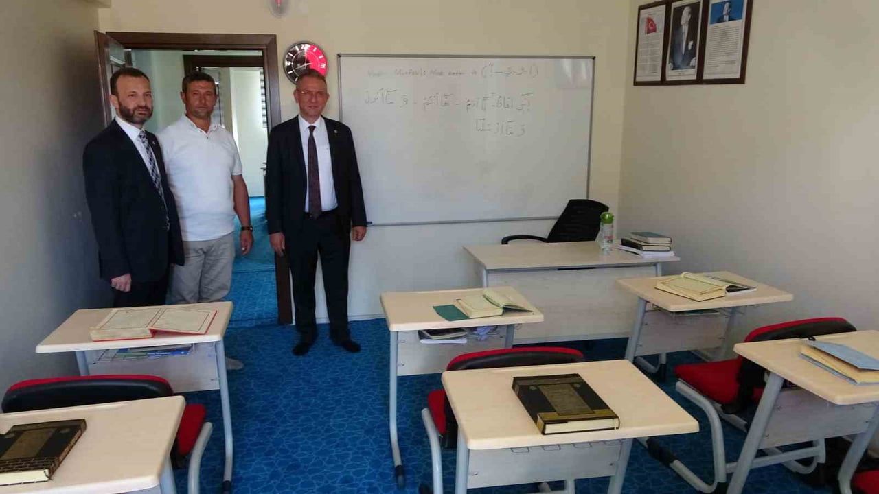 Emet'te atıl bina yenilenerek 15 Temmuz Şehitler Kur’an kursu olarak açıldı