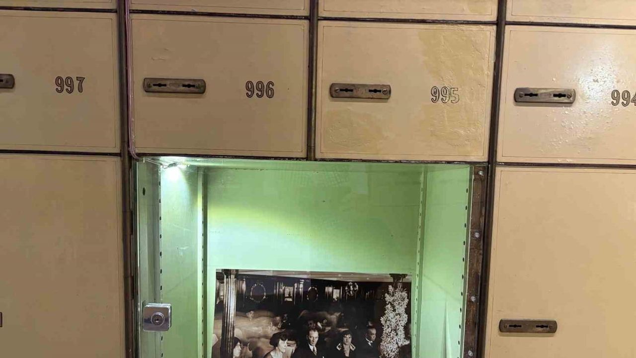 Eminönü'nde yaz kalabalığı: İş Bankası Müzesi atölyeler ve sergilerle ziyaretçi topluyor