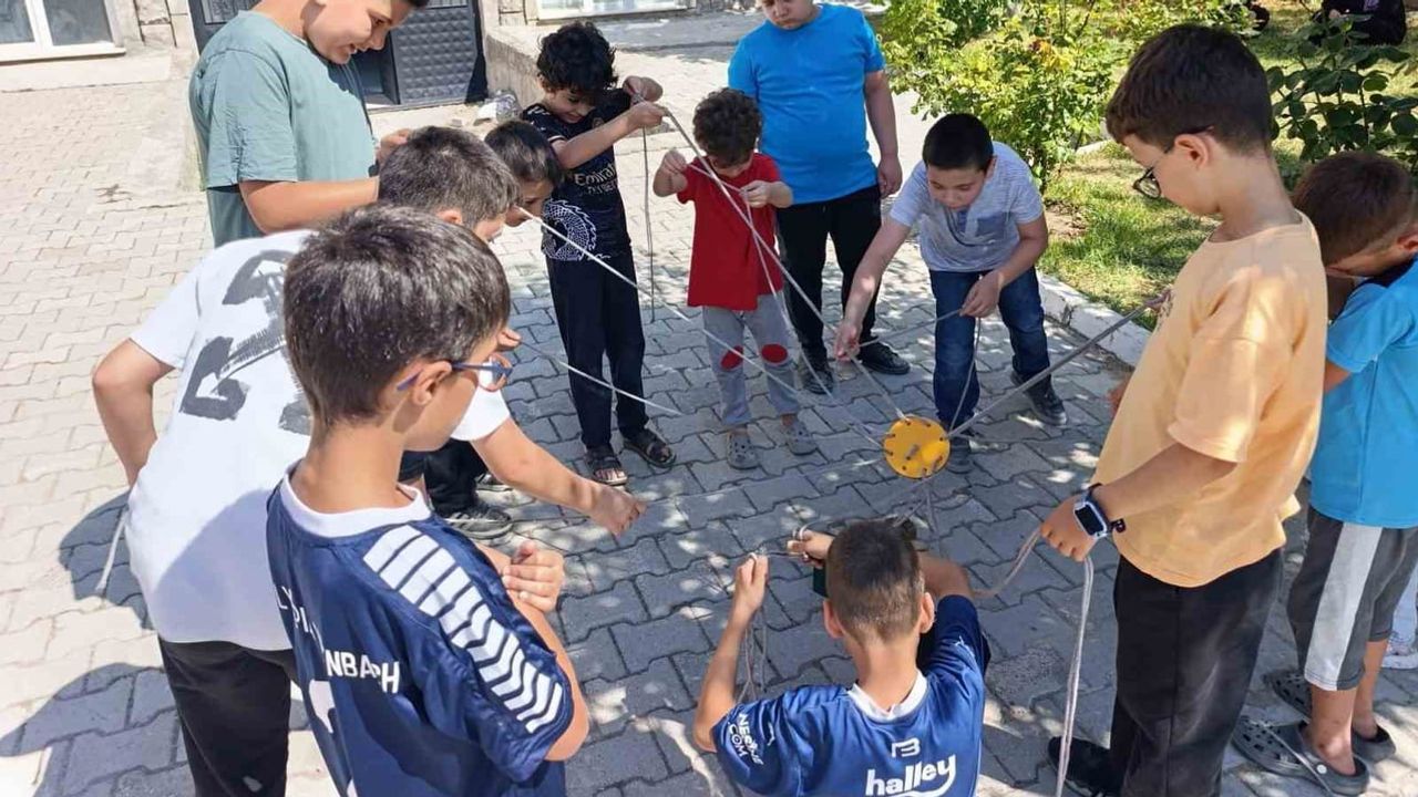 Emirdağ'da yaz Kur'an kurslarının renkli kapanışı