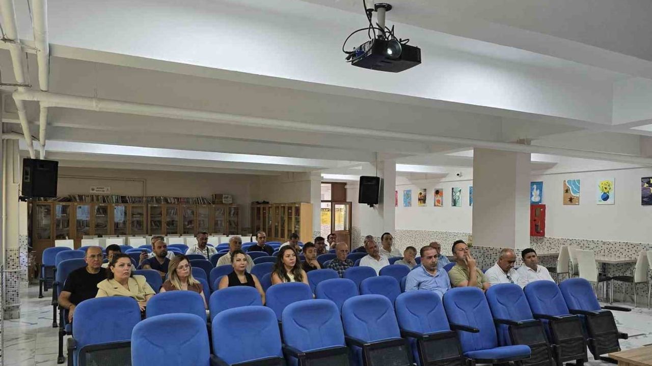 Emirdağ'da yöneticiler yeni eğitim yılı için yol haritası belirledi