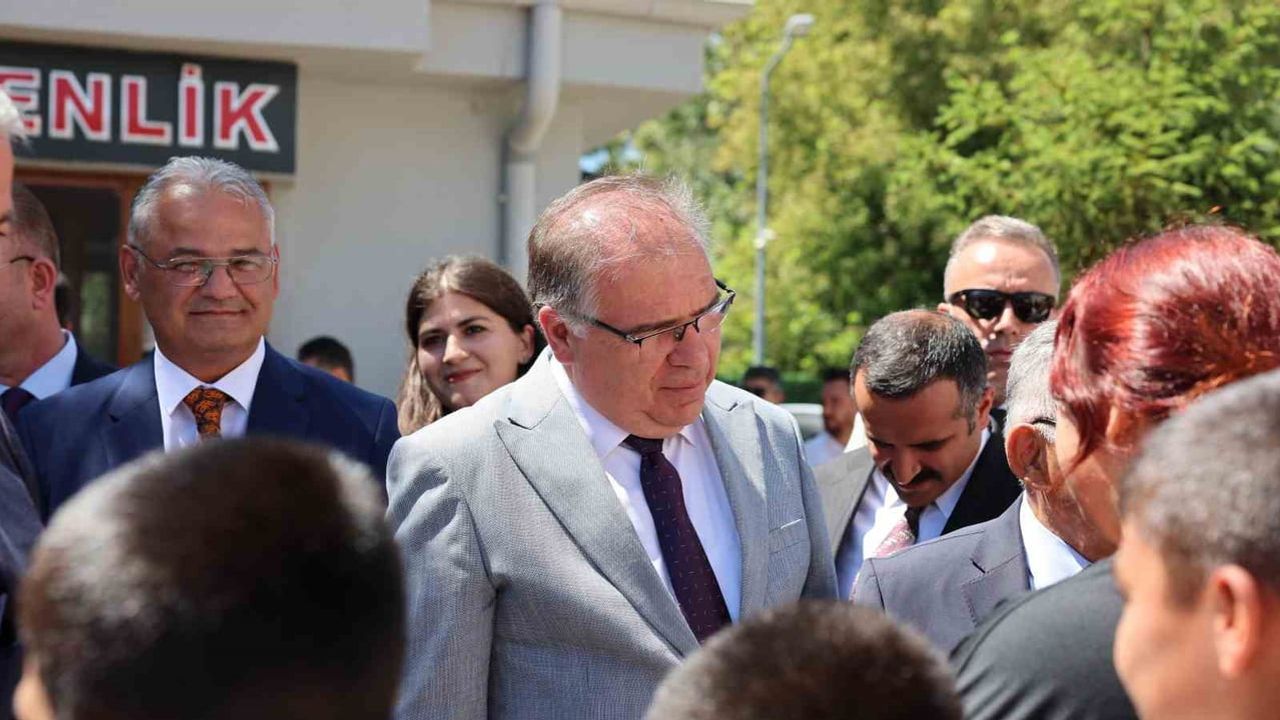 Engelli bireylere yeni hareket özgürlüğü: 12 akülü araç ve ampute sandalyeleri teslim edildi