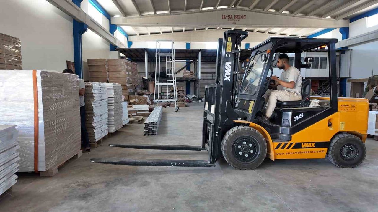 Erciş'te 1.600 m²'lik atölye 28 kişiye istihdam sağlıyor, hedef ihracat