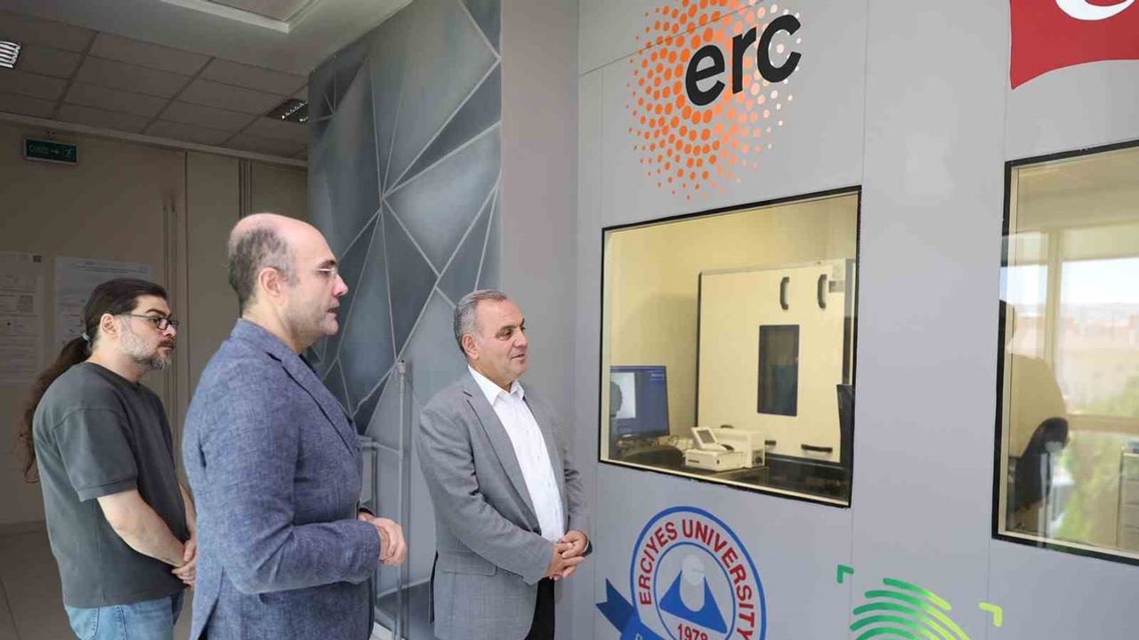 Erciyes’ten yüzey bilimine ERC destekli atılım: özgün laboratuvar kuruldu