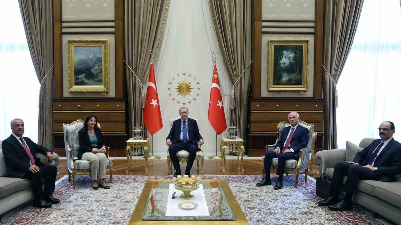 Erdoğan, DEM Parti heyetini Cumhurbaşkanlığı'nda ağırladı