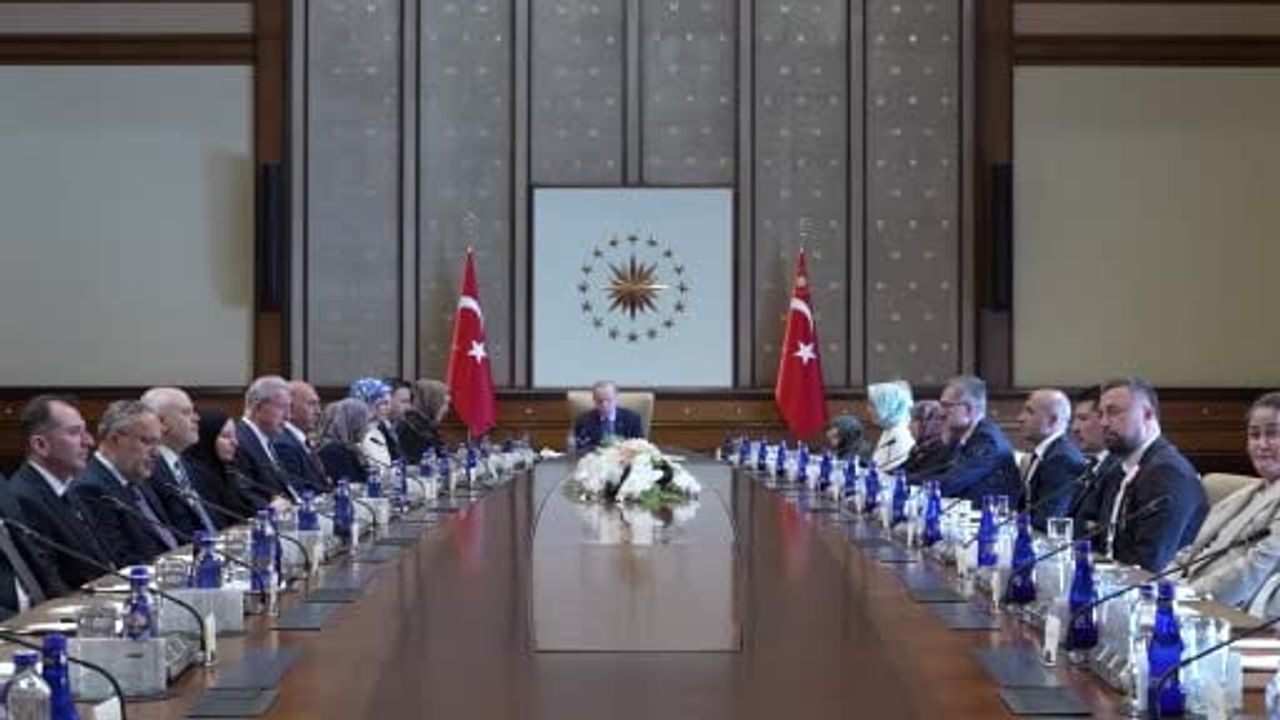 erdoğan külliyede şehit ailelerini kabul etti