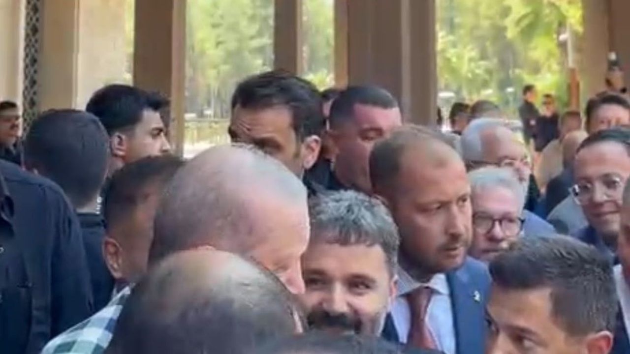 Erdoğan Marmaris'te konukevi çıkışında vatandaşlarla sohbet etti