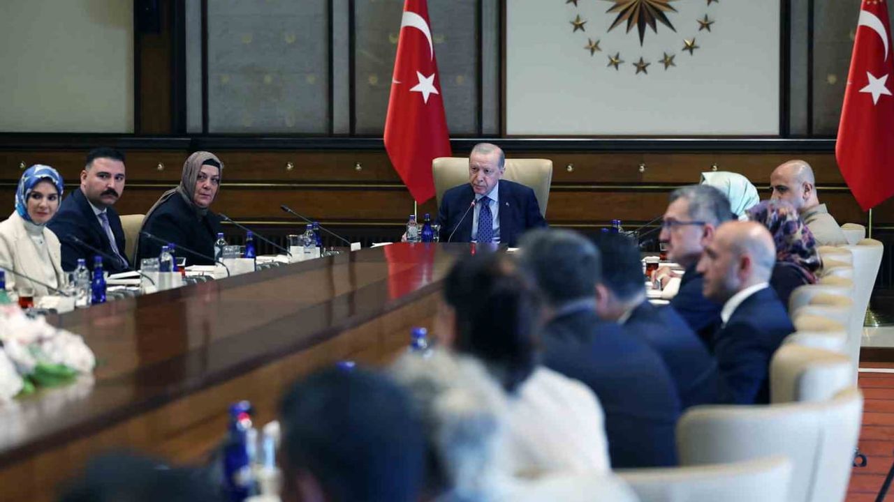 Erdoğan şehit aileleriyle cumhurbaşkanlığı külliyesinde buluştu