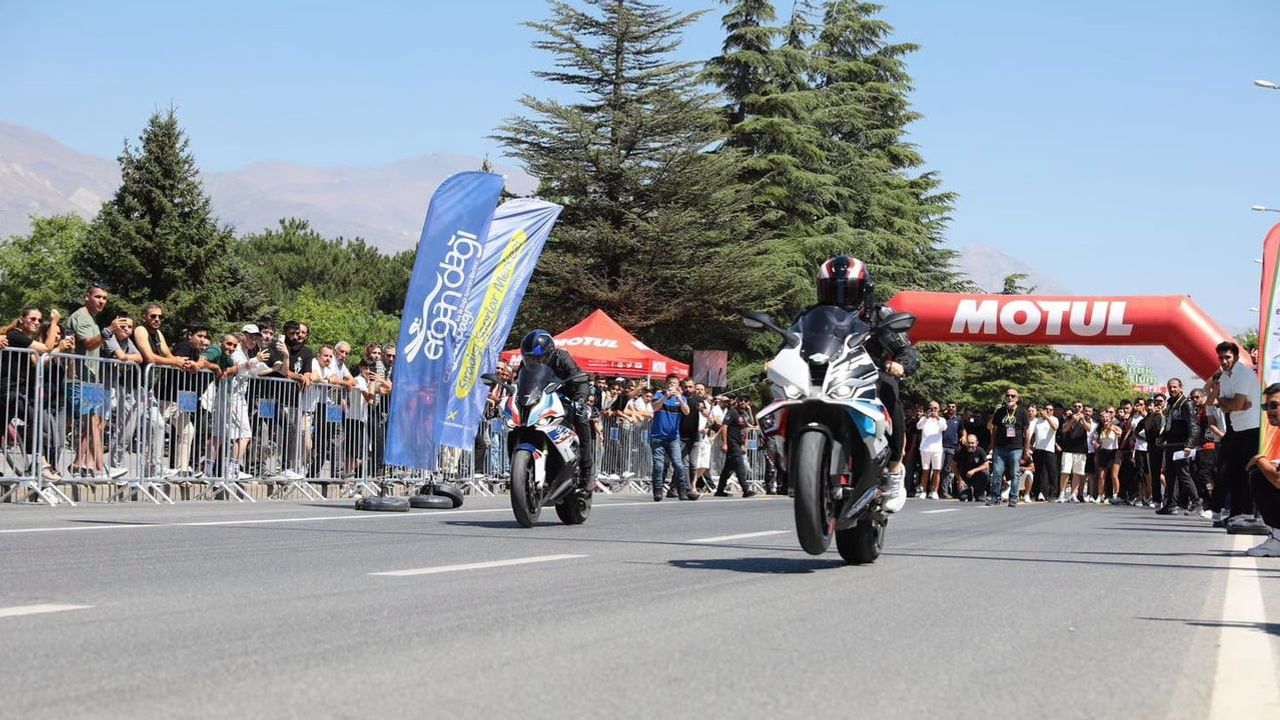 Ergan motofest'te Halitpaşa Caddesi'ni dolduran drag heyecanı
