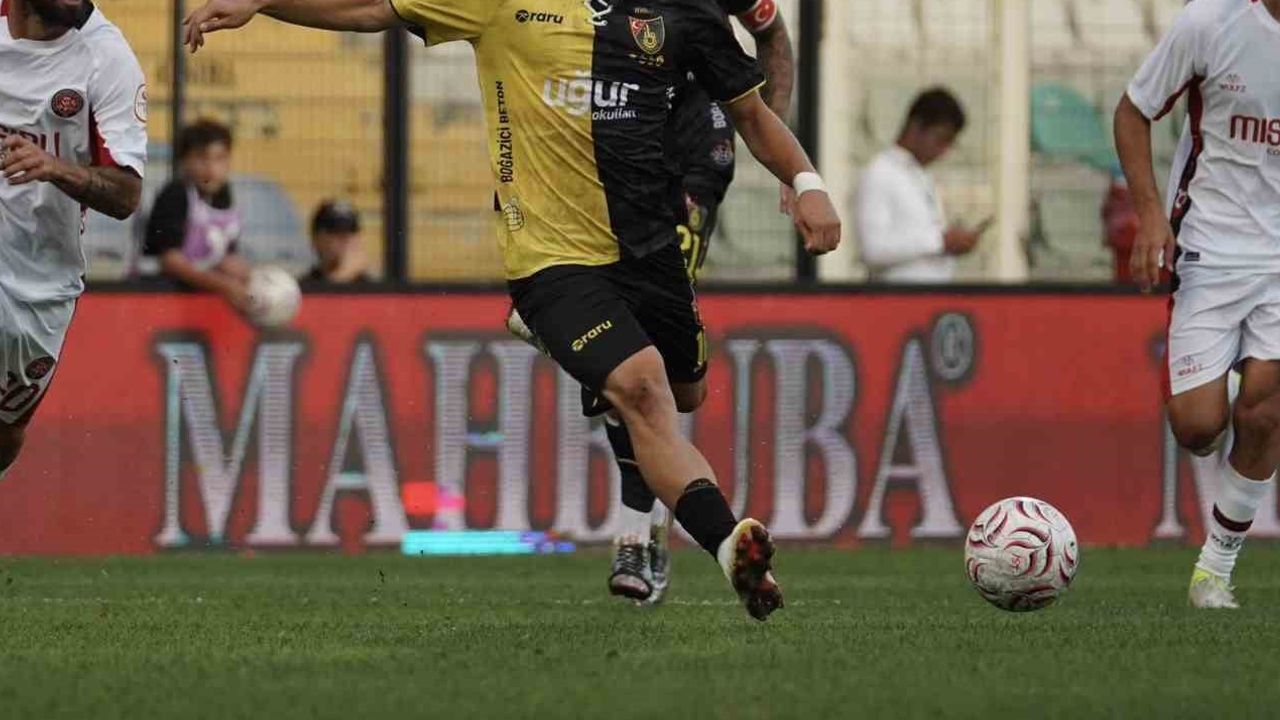Erken gollü derbi eşitlendi: İstanbulspor 1 Fatih Karagümrük 1