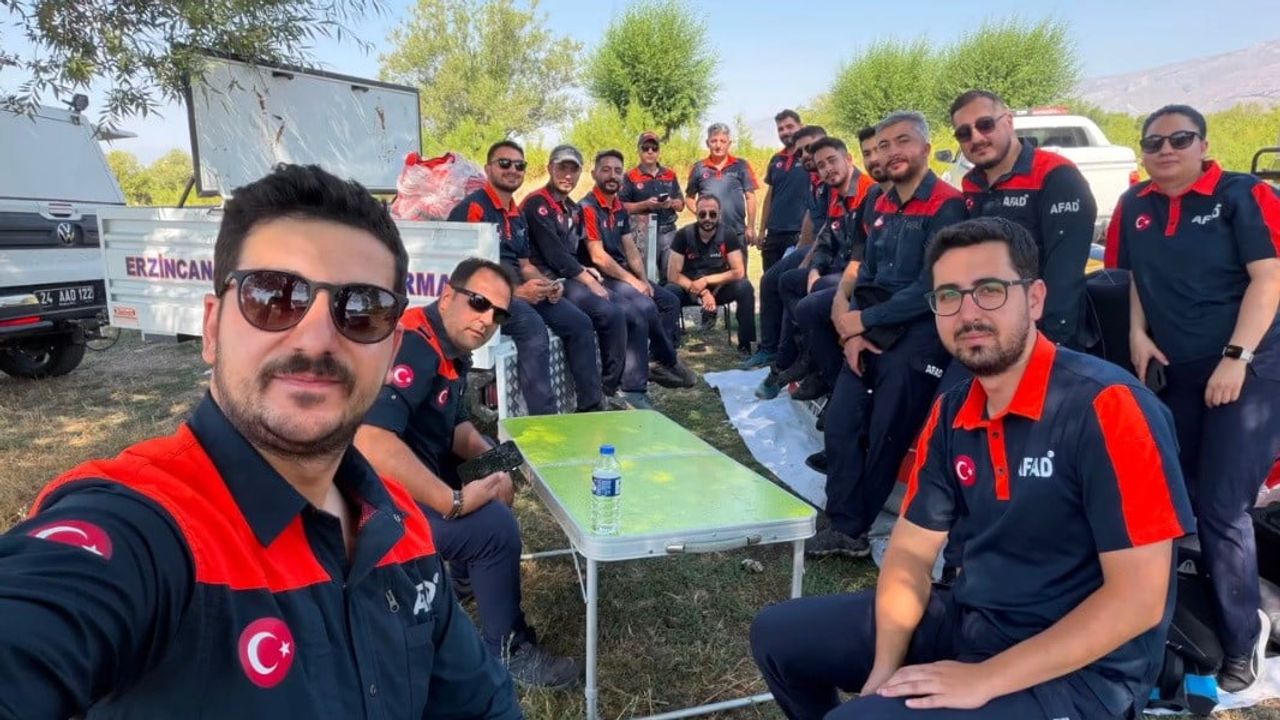 Erzincan'da AFAD ve JAK'tan su üstü müdahale tatbikatı