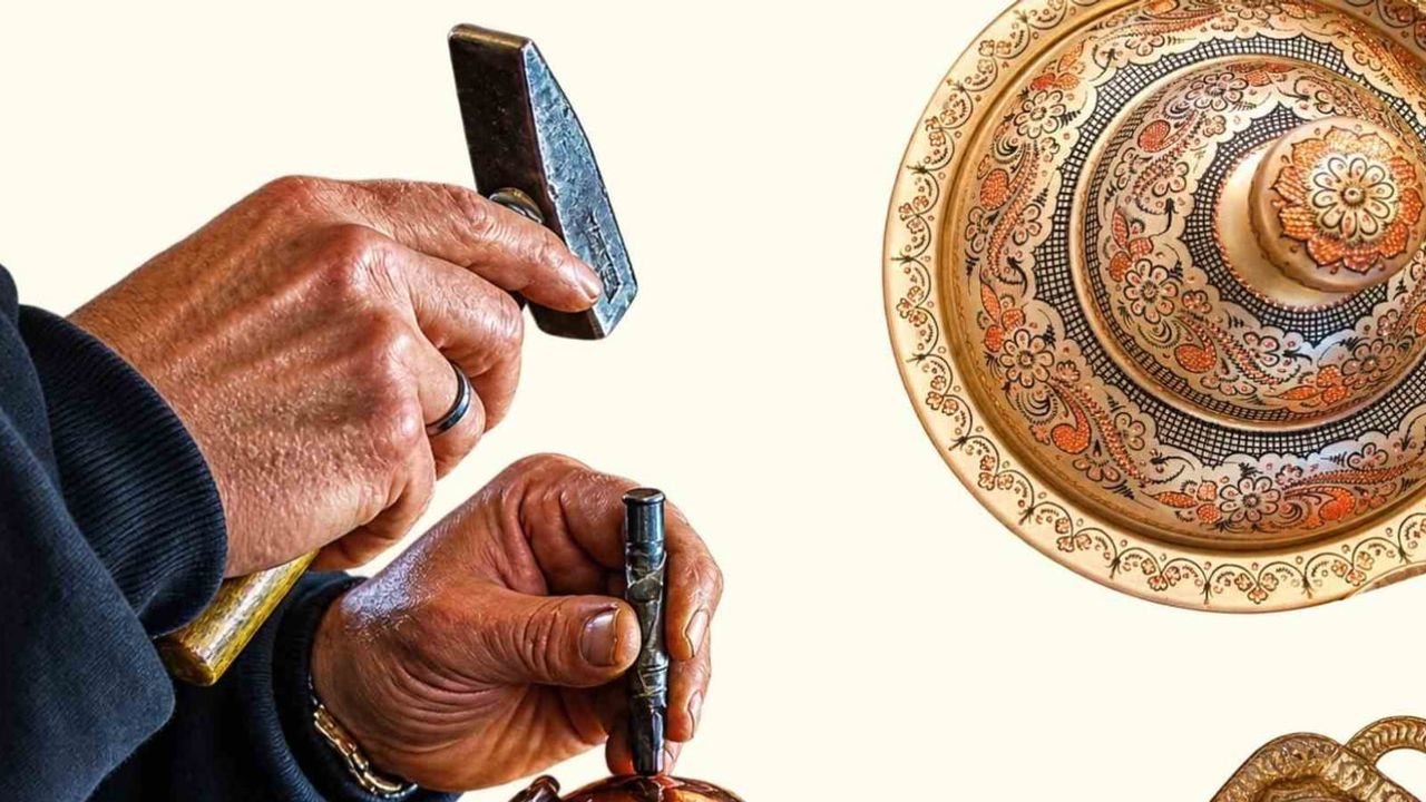 Erzincan'da bakır ateşle işlenip kültüre dönüşüyor