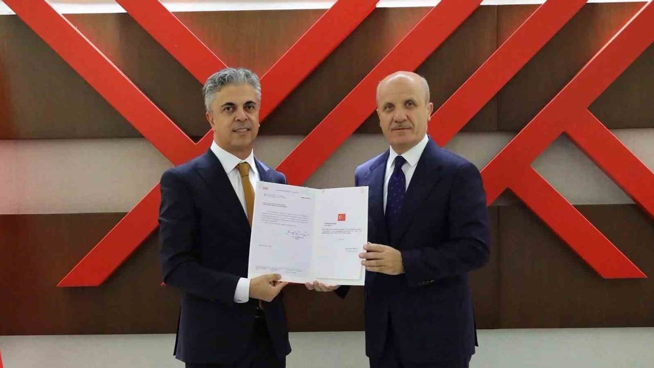 Erzincan'da işbirliği vurgusu: rektör Kuyrukluyıldız mazbatasını YÖK'ten aldı