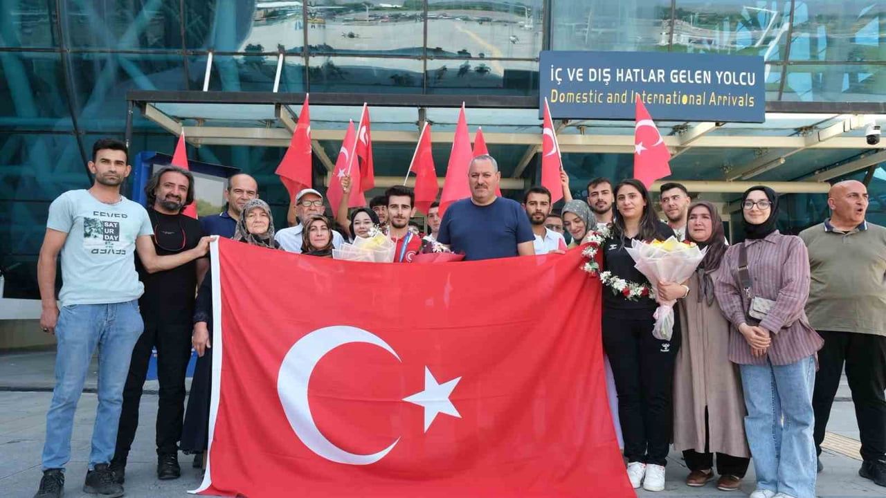 Erzincan'da milli atıcı Galip Berat Afal coşkuyla karşılandı