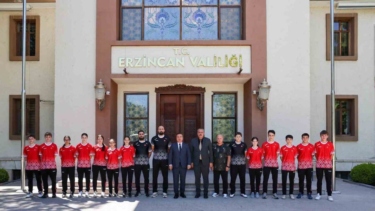 Erzincan’da U15 badminton millileri Norveç’e hazırlık kampında