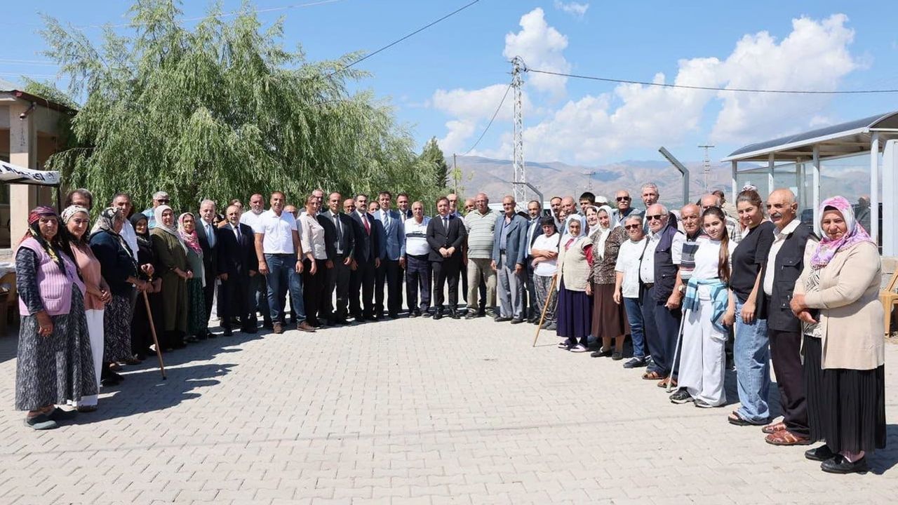 Erzincan valisi Hamza Aydoğdu mahalle ziyaretiyle çözüm odaklı talepleri topladı