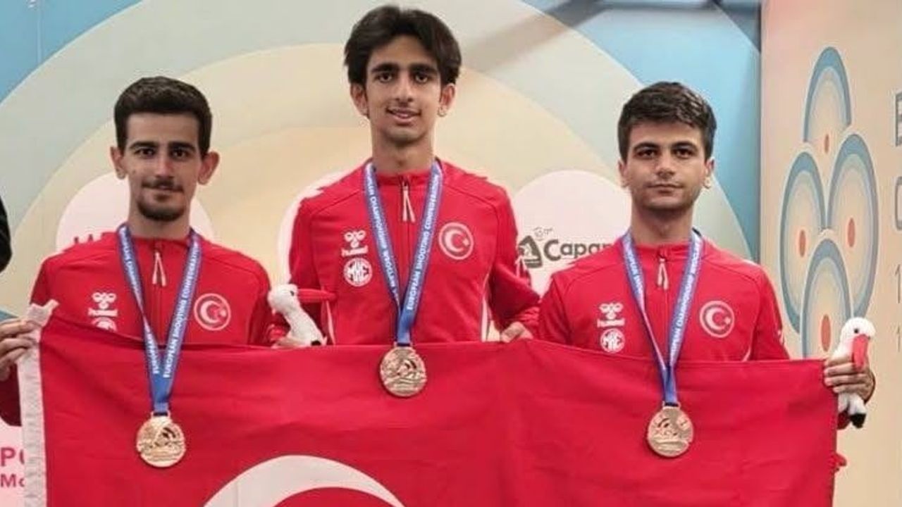 Erzincanlı atıcı takım halinde U23 Avrupa üçüncüsü oldu