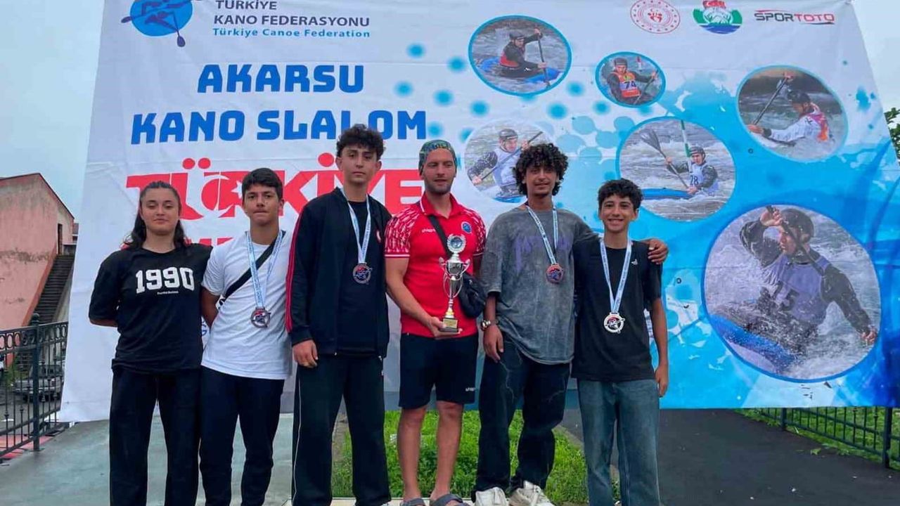 Erzincanlı sporculardan akarsu slalomda dört derecelik çıkış