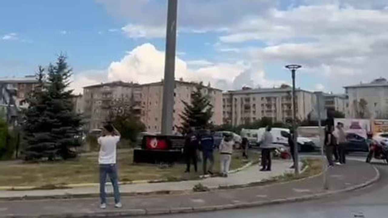 Erzurum'da bayrak için seferberlik: vatandaş ve görevliler omuz omuza