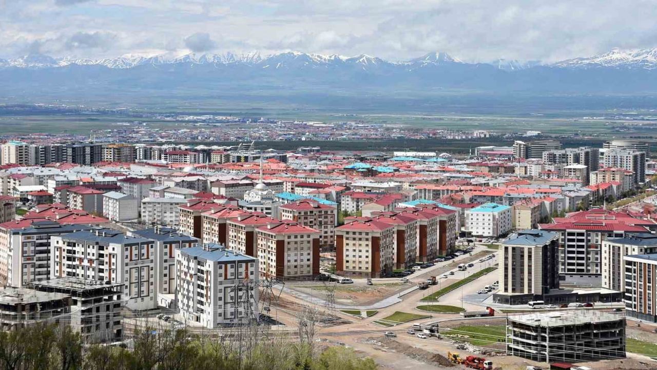 Erzurum'da ikinci çeyrek yükselişi: ilk yarıda 4 bin 358 daireye ruhsat verildi