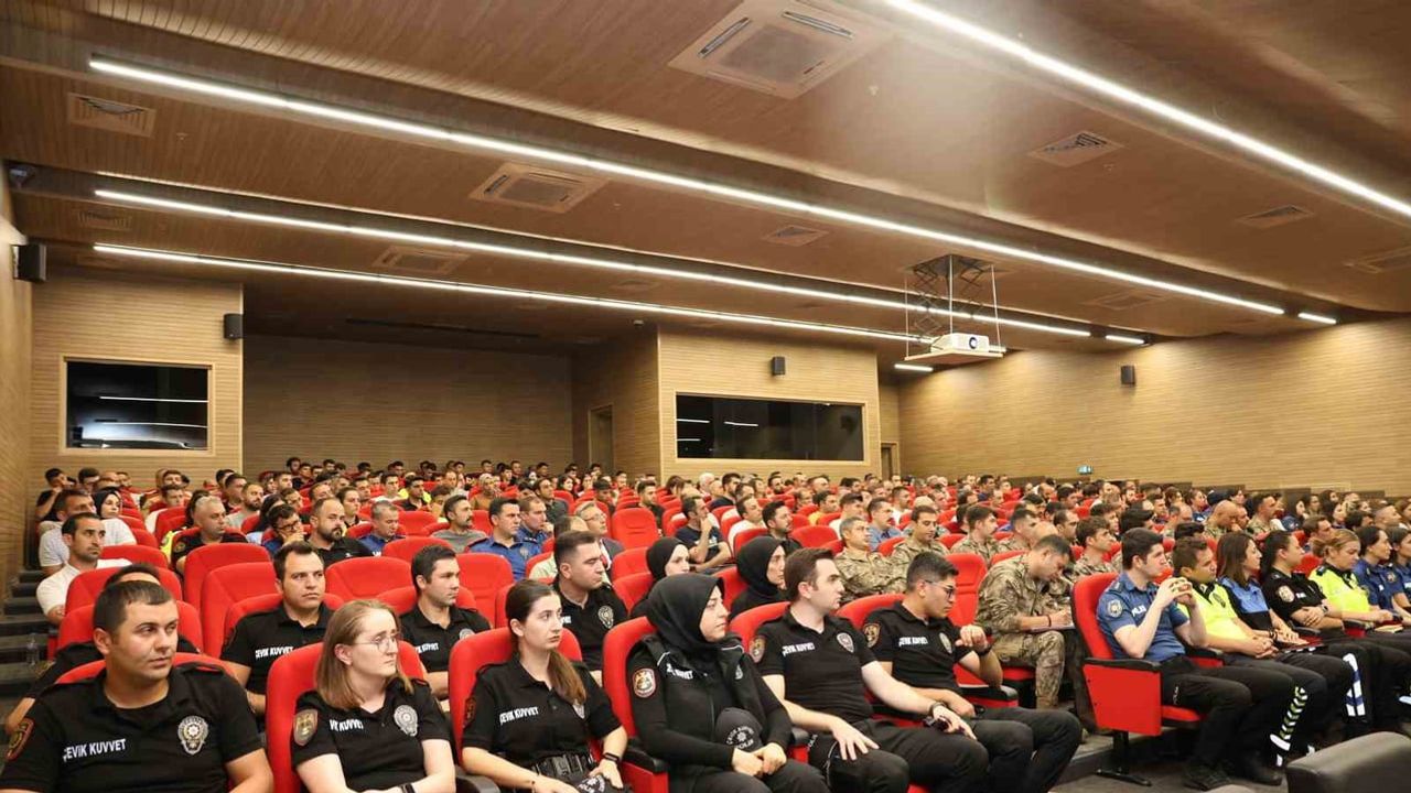 Erzurum'da polisler için yatırım ve tasarruf odaklı finansal okuryazarlık semineri