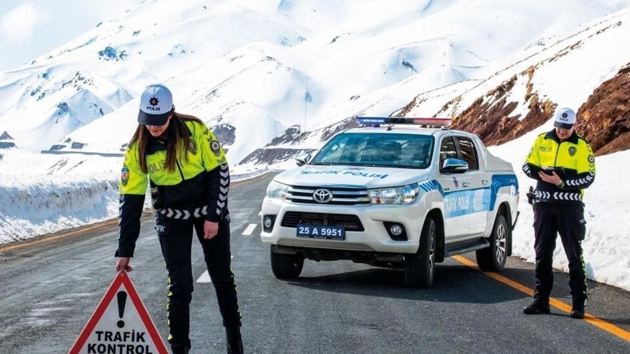 Erzurum'da temmuz trafik raporu: kazalarda 5 can yitirildi, 413 yaralı