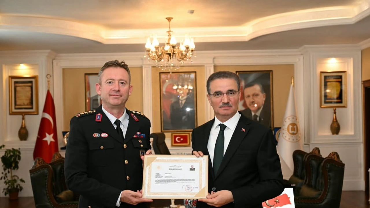 Erzurum'dan Gaziantep'e atanan jandarma komutanı Hakan Uğurlu'ya veda