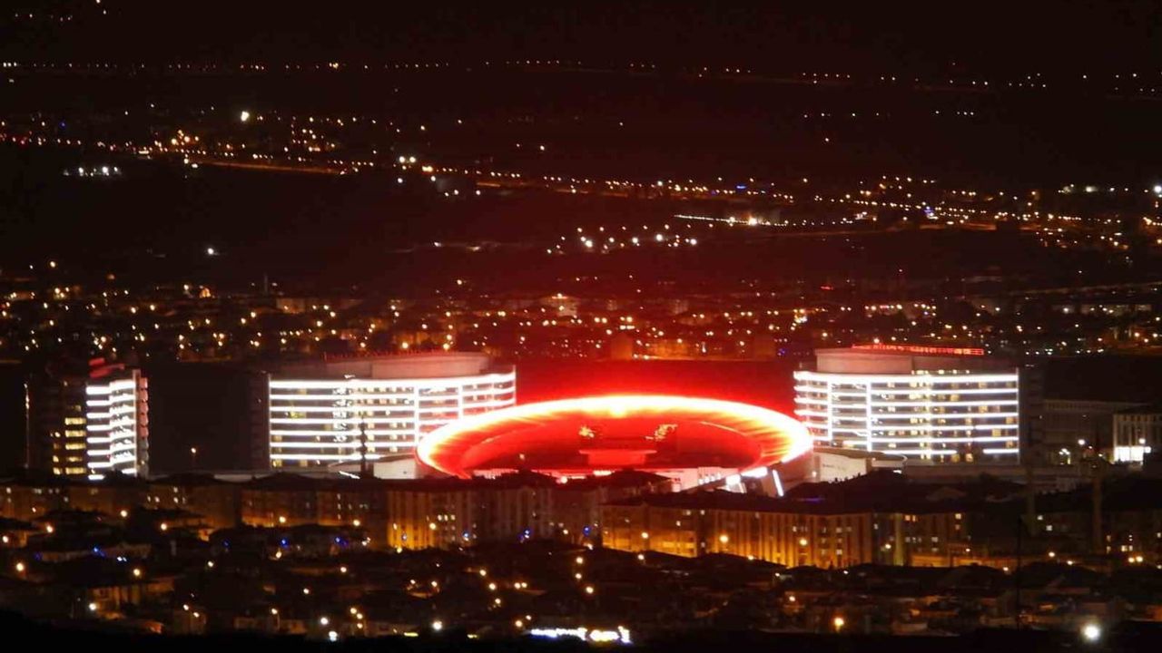 Erzurum şehir hastanesinde gece polikliniğiyle mesai dışı sağlık hizmeti yaygınlaşıyor
