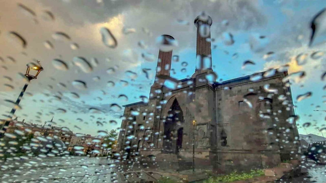 Erzurum’un kuzey ilçeleri ve Ardahan için turuncu kod: yağış ve heyelan riskine dikkat
