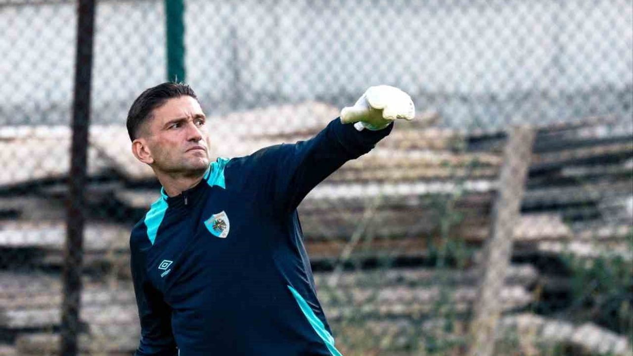Erzurumspor hazırlıklarını Kazım Karabekir'de sürdürüyor