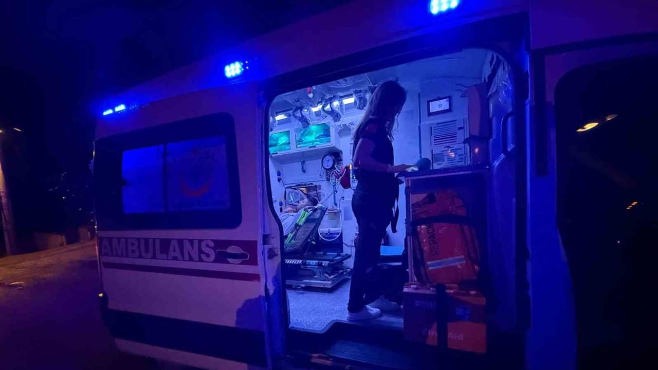 Esentepe'de asansör arızasında mahsur kalan genç baygın bulundu
