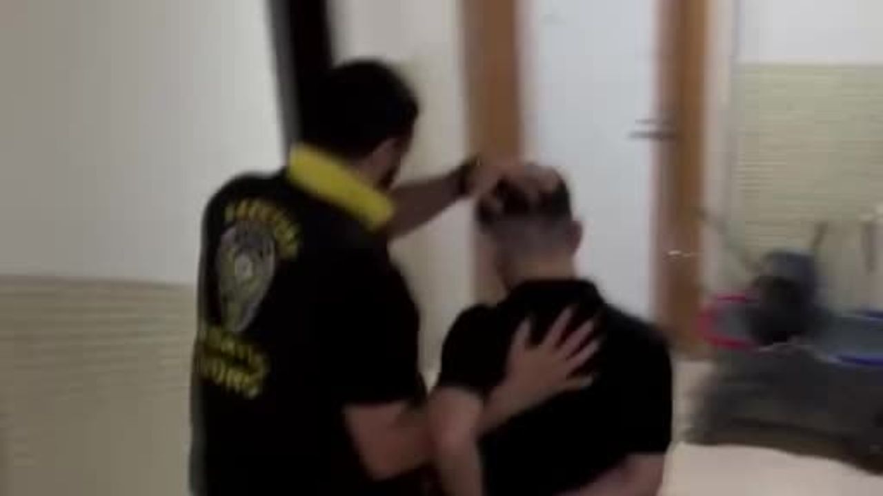 Esenyurt'ta site içi 'zula' iddiasıyla düzenlenen operasyonda 7 kilo 470 gram ele geçirildi