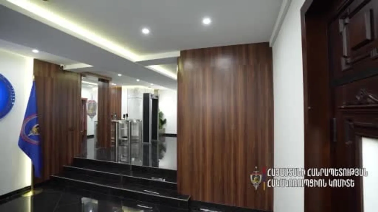 Eski cumhurbaşkanı Koçaryan ve oğlu dahil 6 kişi yolsuzluk soruşturmasında gözaltına alındı