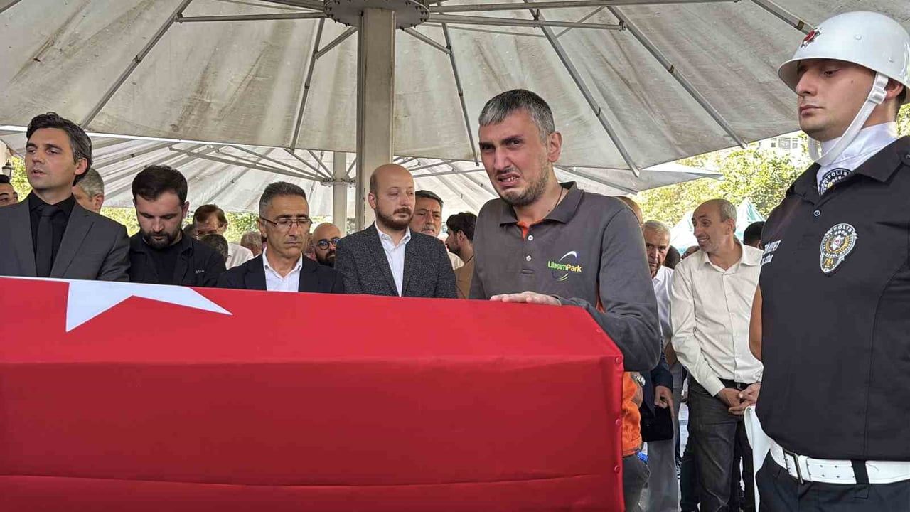 Eski Kocaeli milletvekili Azize Sibel Gönül için İzmit'te veda töreni