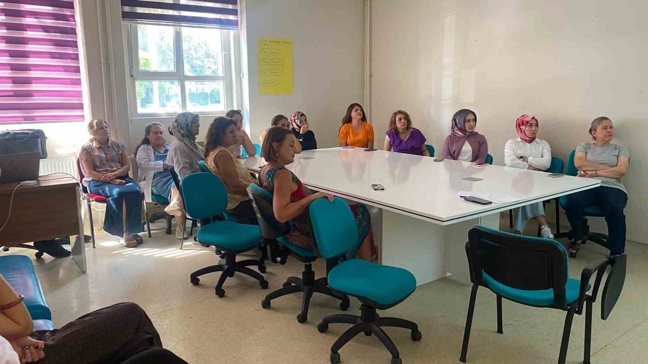 Eskişehir'de annelere anne sütü rehberi sunuldu