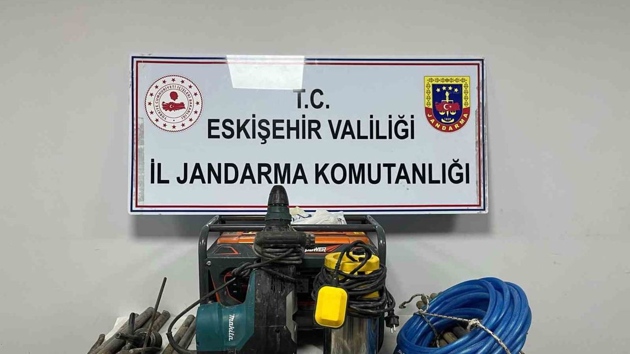 Eskişehir'de define arayışı jandarmayı harekete geçirdi: beş şüpheli yakalandı