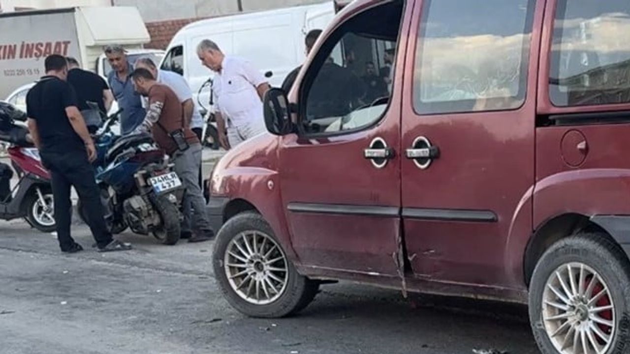 Eskişehir'de Emek Mahallesi kavşağında çarpışma: iki sürücü yaralandı