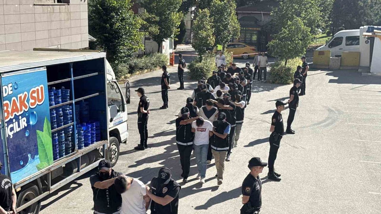 Eskişehir'de gece ihbarı 147 bin 321 haplık sevkiyatı ortaya çıkardı