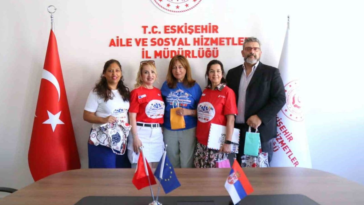 Eskişehir’de Roman yetişkinlerin eğitimi için uluslararası yol haritası hazırlandı