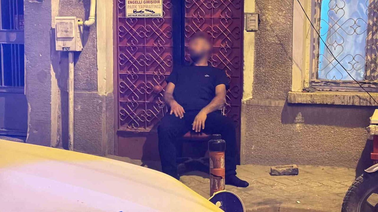 Eskişehir'de sokakta sandalyede sızan kişi ekipleri alarma geçirdi