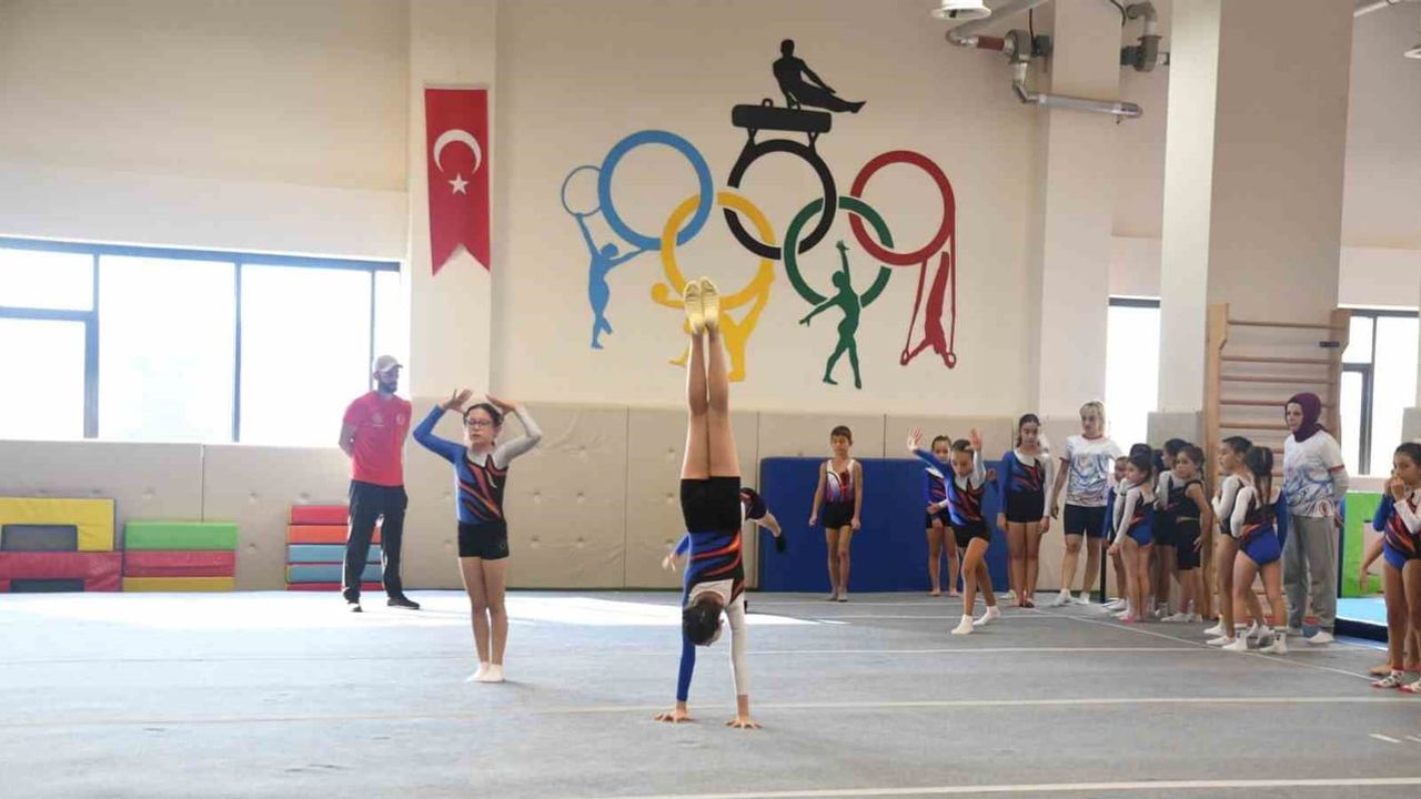 Eskişehir'de sporla büyüyen minikler: cimnastiğin temelleri atılıyor