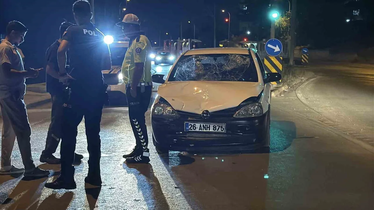 Eskişehir Gültepe'de çarpışma: motosiklet sürücüsü ağır yaralandı, ehliyetsizlik tespit edildi