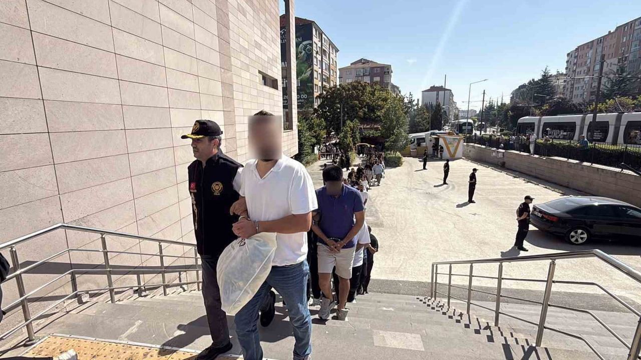 Eskişehir merkezli vurgun: sahte modemle 116 milyon lira toplandı, 53 kişi tutuklandı