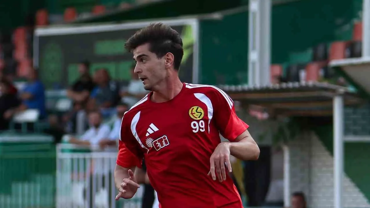 Eskişehirspor tesislerde gençlerle tempoyu yükseltti